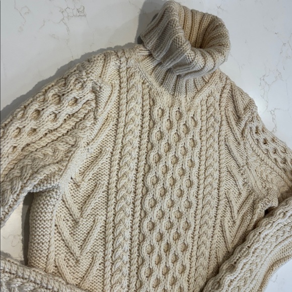 J.Crew hand knit 100% Wool, cream turtleneck sweater. - Picture 3 of 7